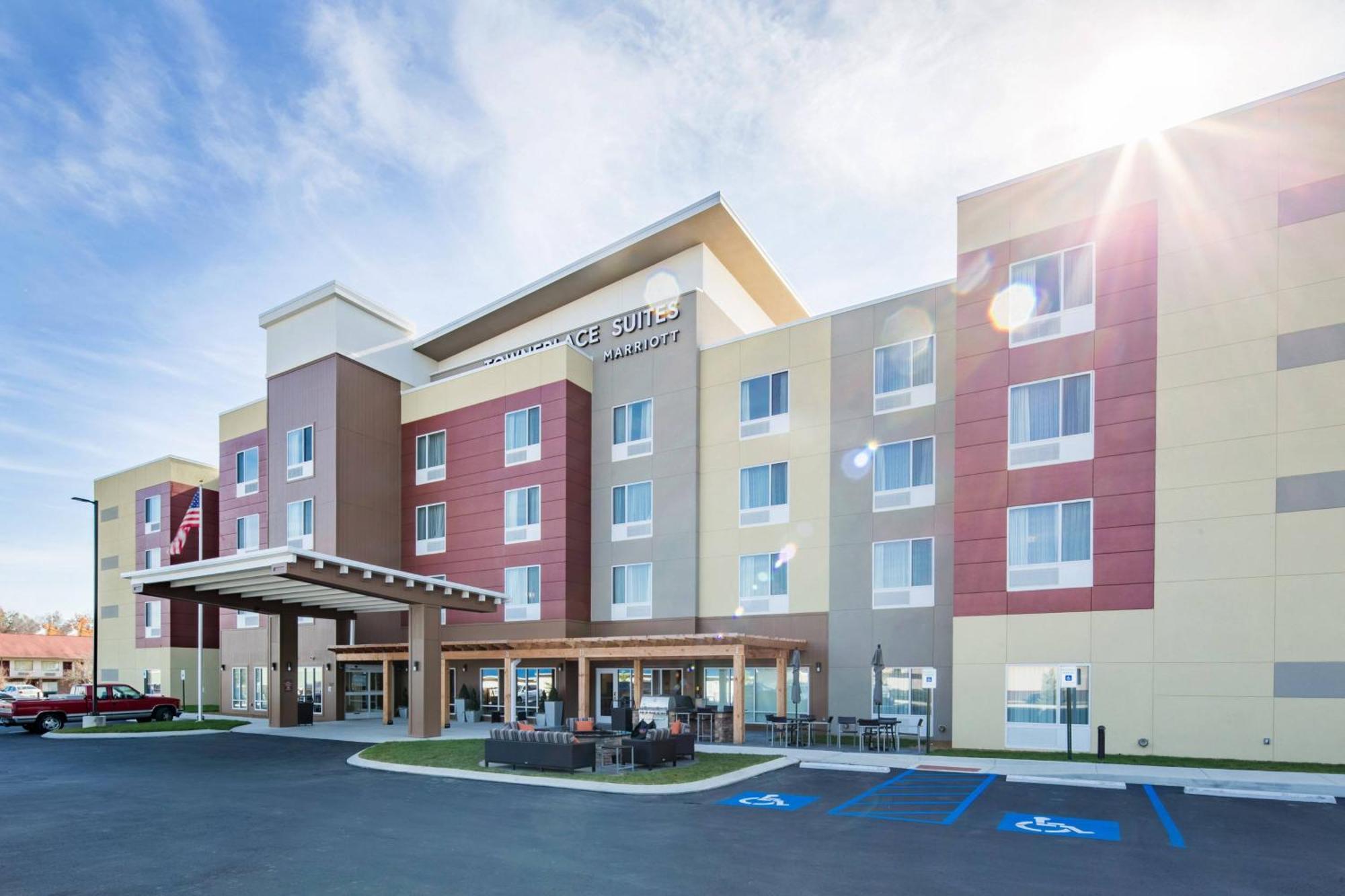 Towneplace Suites By Marriott Cleveland Exterior foto